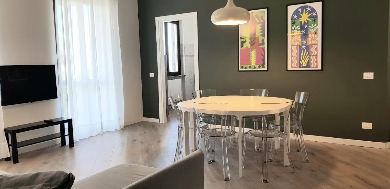 V12 Apartments - Trecate ภายนอก รูปภาพ