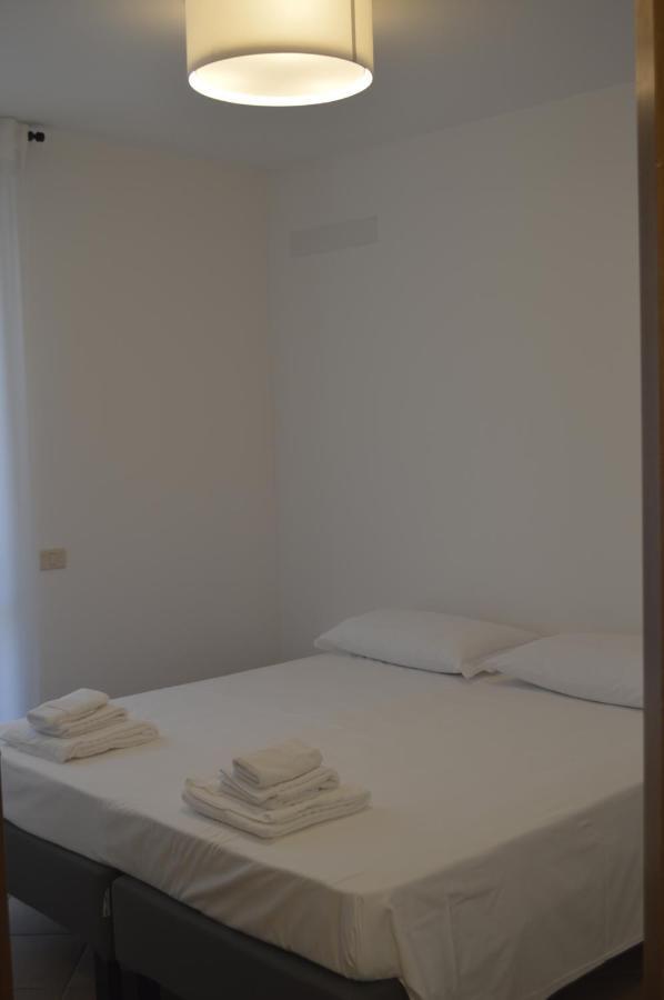 V12 Apartments - Trecate ภายนอก รูปภาพ
