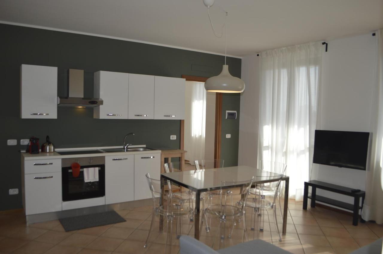 V12 Apartments - Trecate ภายนอก รูปภาพ