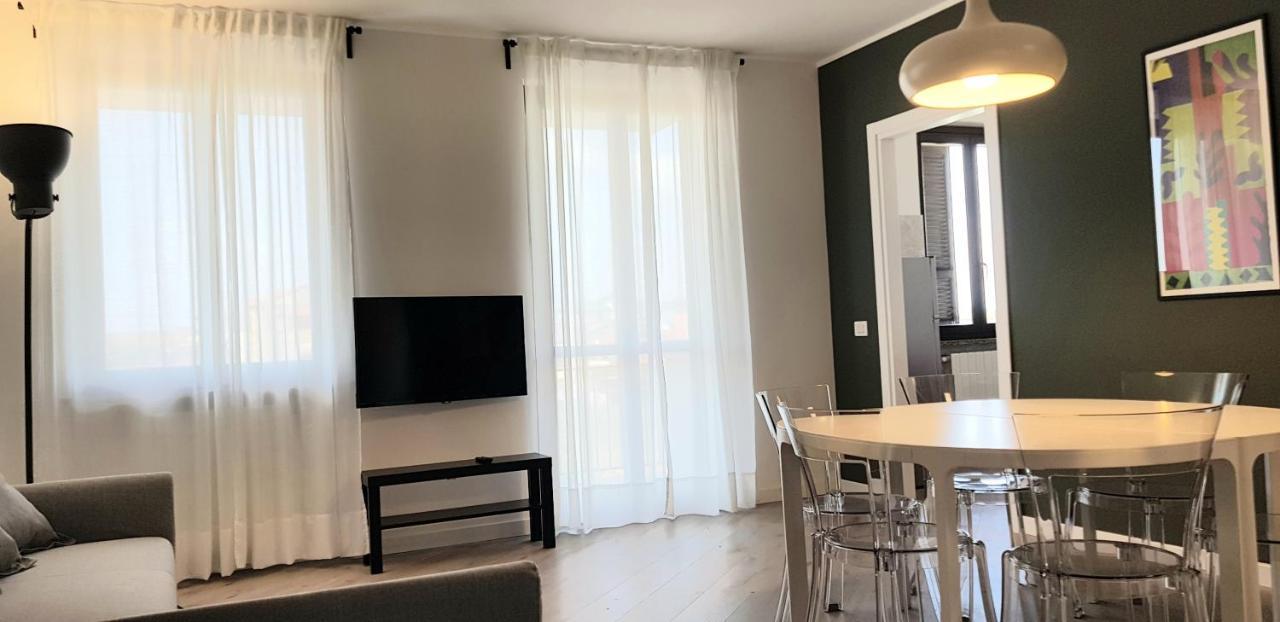 V12 Apartments - Trecate ภายนอก รูปภาพ