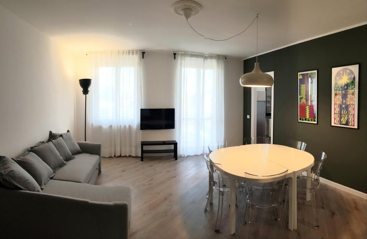 V12 Apartments - Trecate ภายนอก รูปภาพ