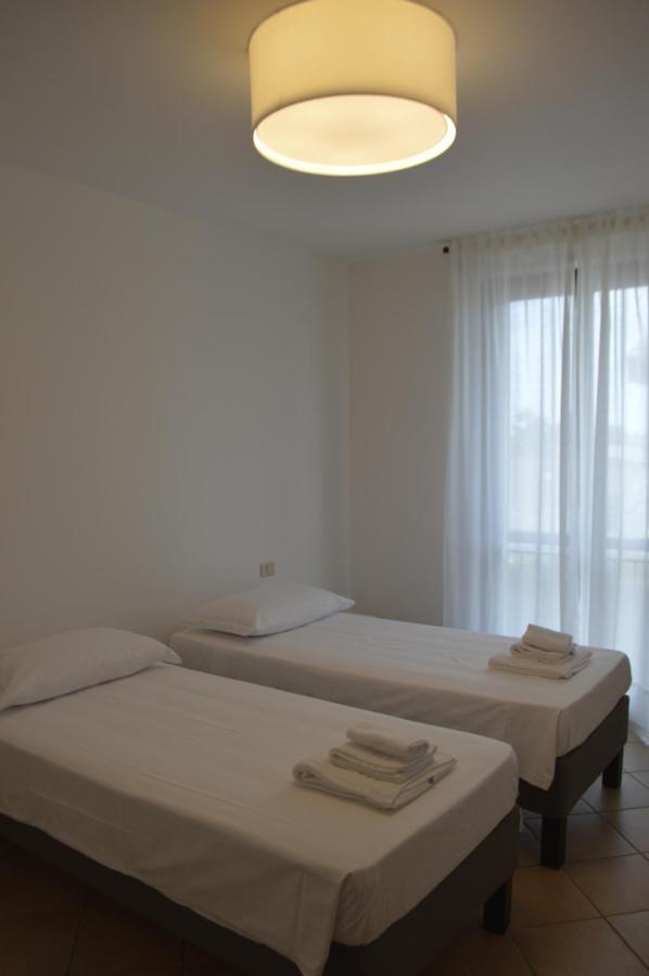 V12 Apartments - Trecate ภายนอก รูปภาพ