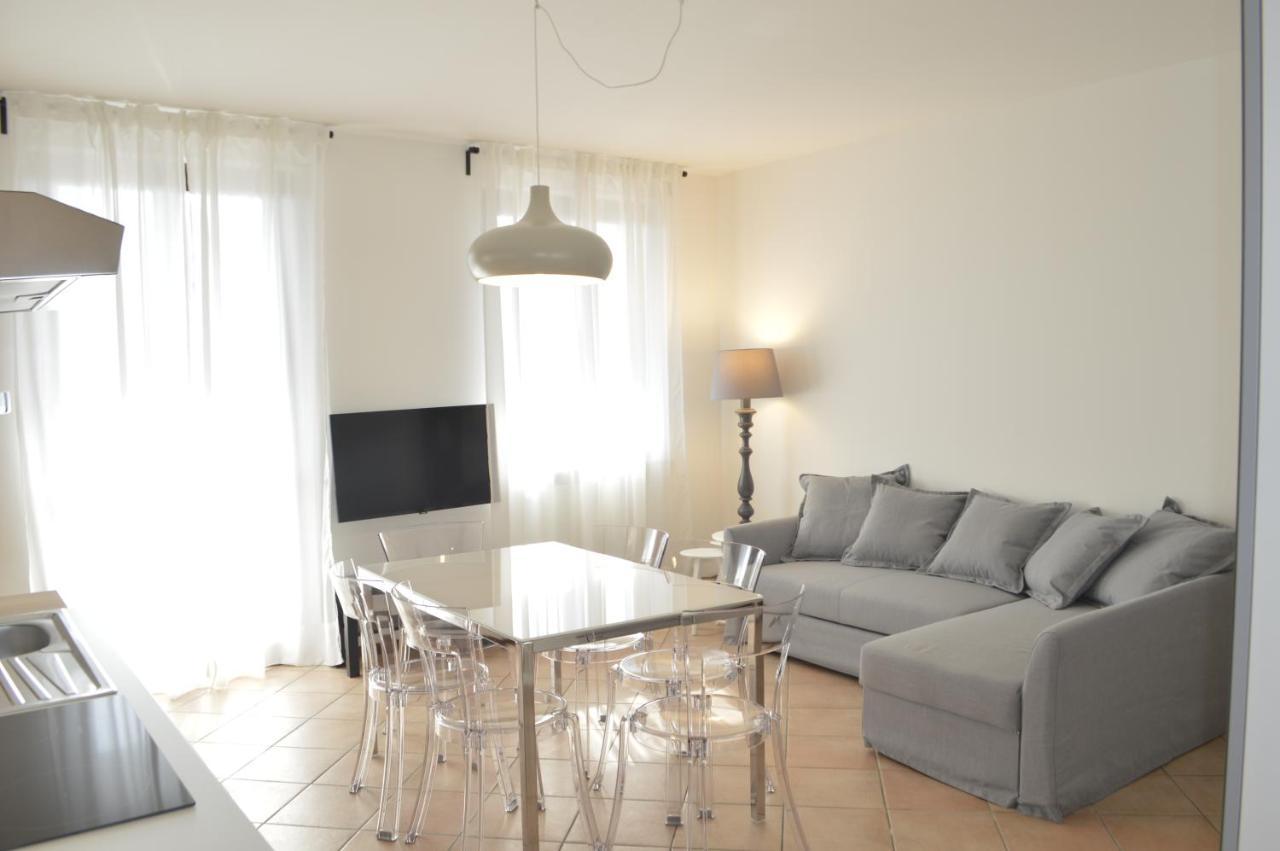 V12 Apartments - Trecate ภายนอก รูปภาพ