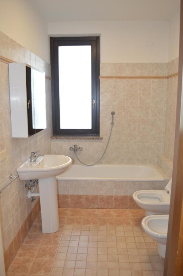 V12 Apartments - Trecate ภายนอก รูปภาพ
